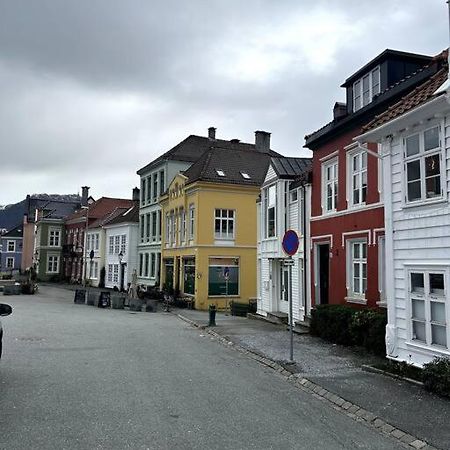 Cozy Apartment In Popular Street Bergen Bagian luar foto
