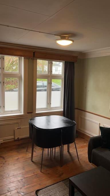 Cozy Apartment In Popular Street Bergen Bagian luar foto